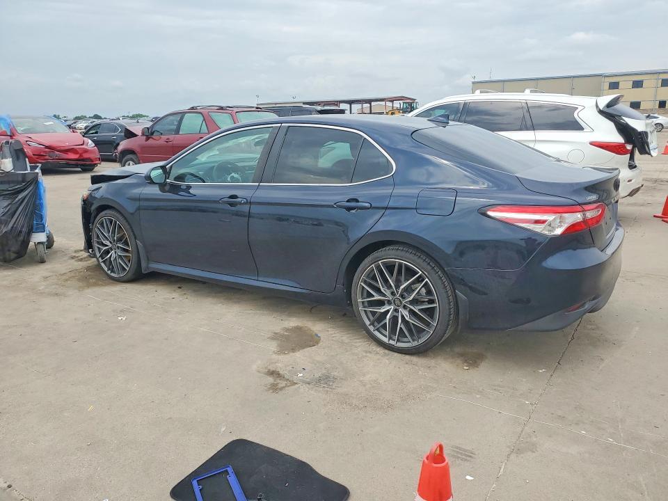 2020 TOYOTA CAMRY LE — Фото 2 из 12