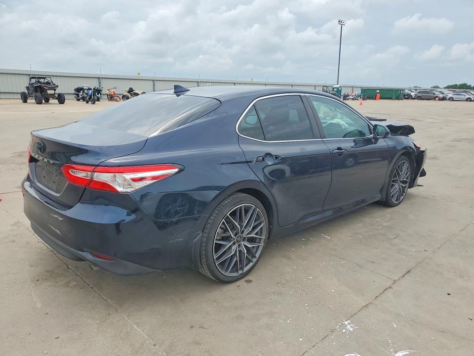 2020 TOYOTA CAMRY LE — Фото 3 из 12