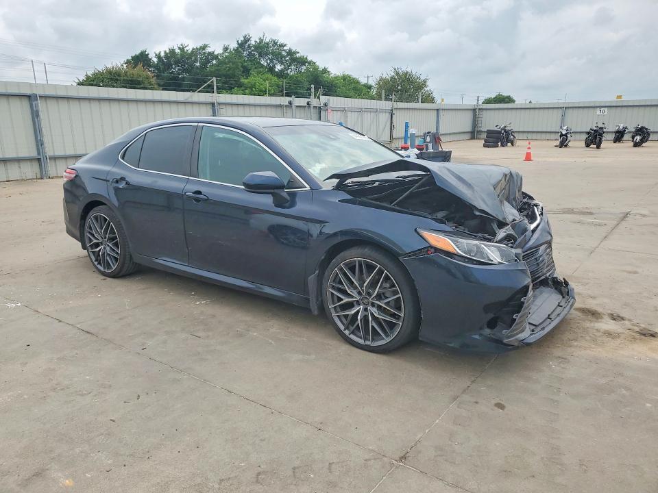 2020 TOYOTA CAMRY LE — Фото 4 из 12