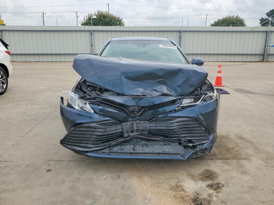 2020 TOYOTA CAMRY LE — Фото 5 из 12