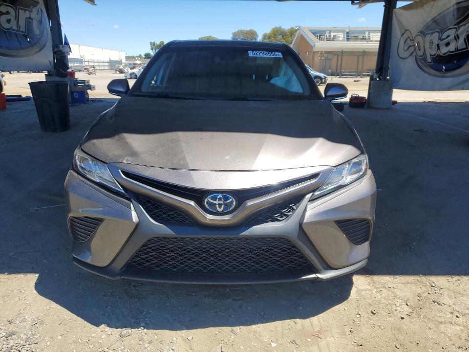 2020 TOYOTA CAMRY SE — Фото 5 из 12