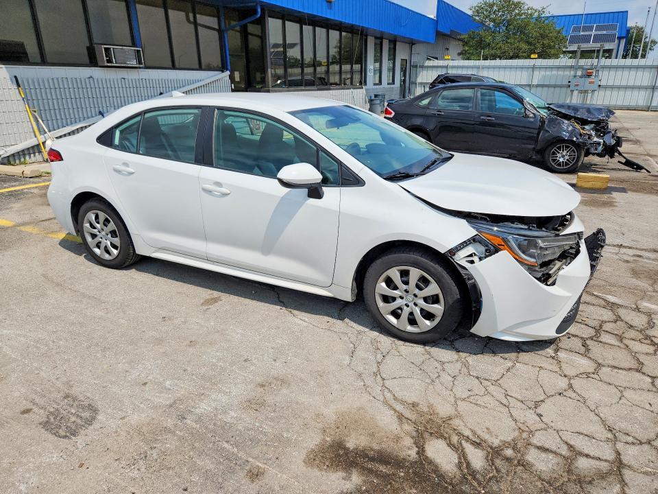 2020 TOYOTA COROLLA LE — Фото 4 из 12
