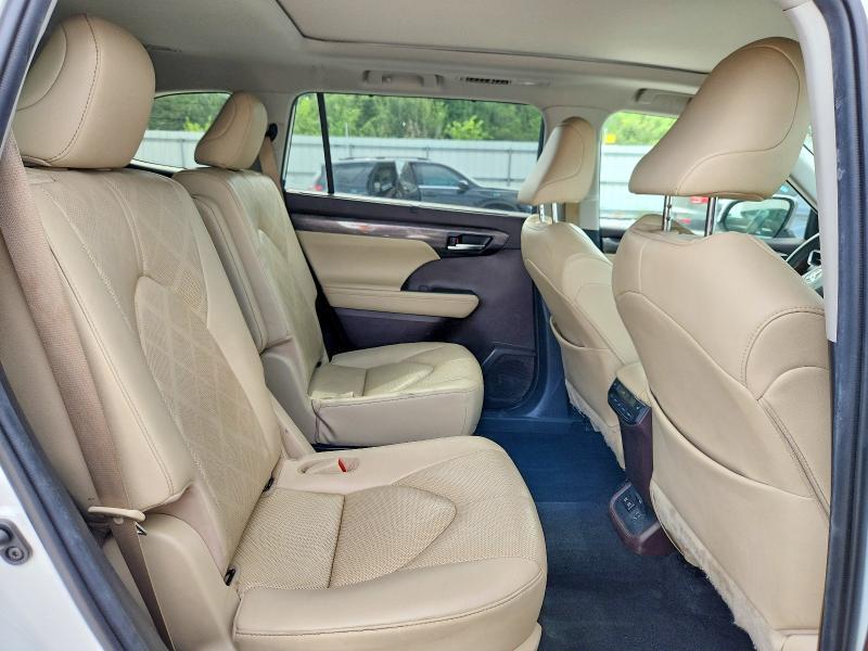 2020 TOYOTA HIGHLANDER PLATINUM — Фото 11 из 14