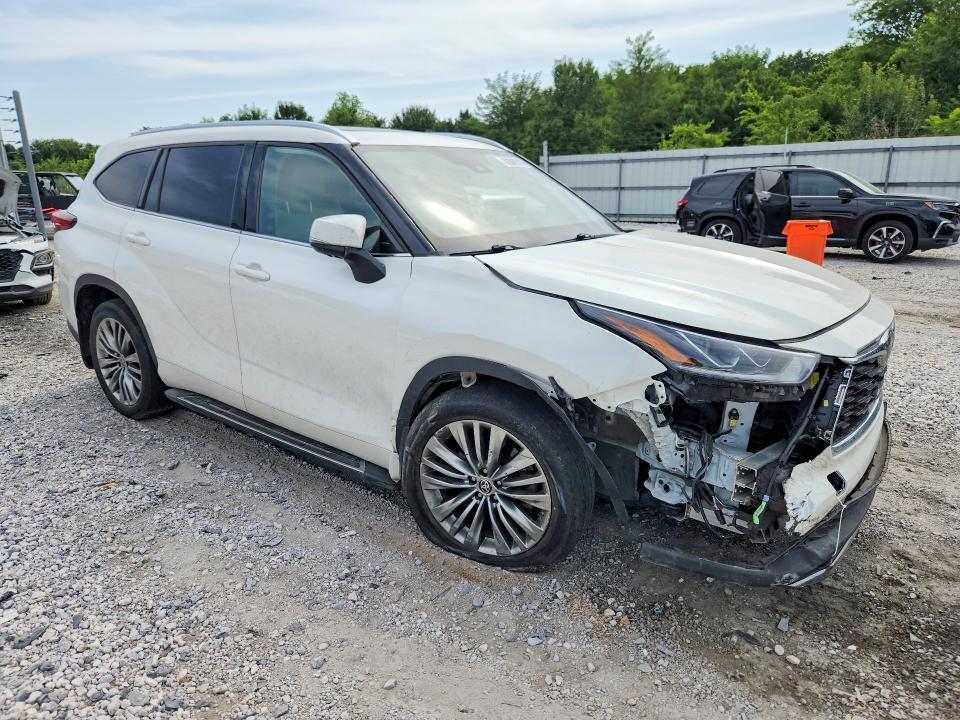 2020 TOYOTA HIGHLANDER PLATINUM — Фото 4 из 14