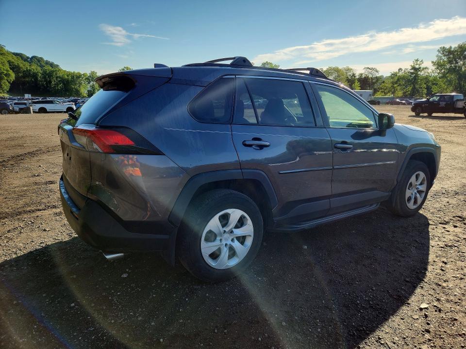 2020 TOYOTA RAV4 LE — Фото 3 из 13