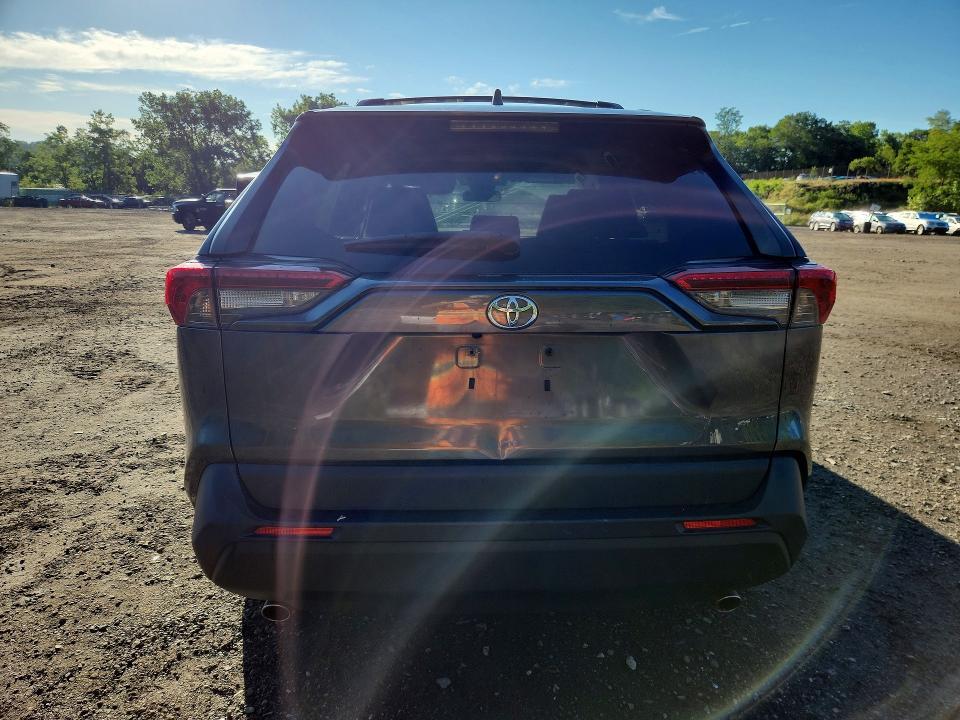 2020 TOYOTA RAV4 LE — Фото 6 из 13
