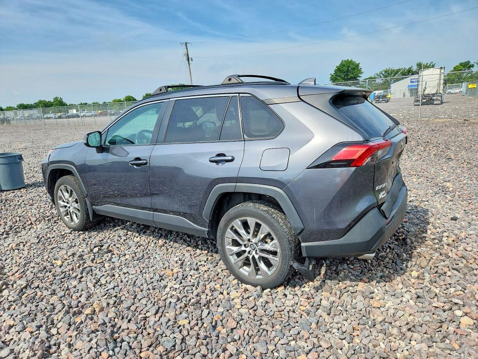 2020 TOYOTA RAV4 XLE PREMIUM — Фото 2 из 12