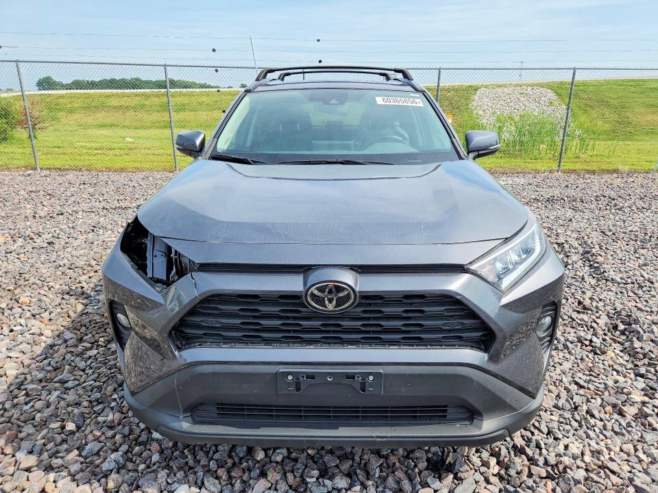 2020 TOYOTA RAV4 XLE PREMIUM — Фото 5 из 12