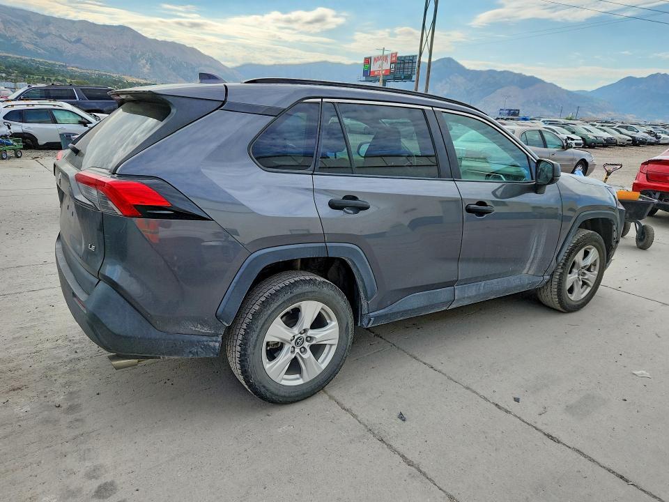 2020 TOYOTA RAV4 LE — Фото 3 из 12