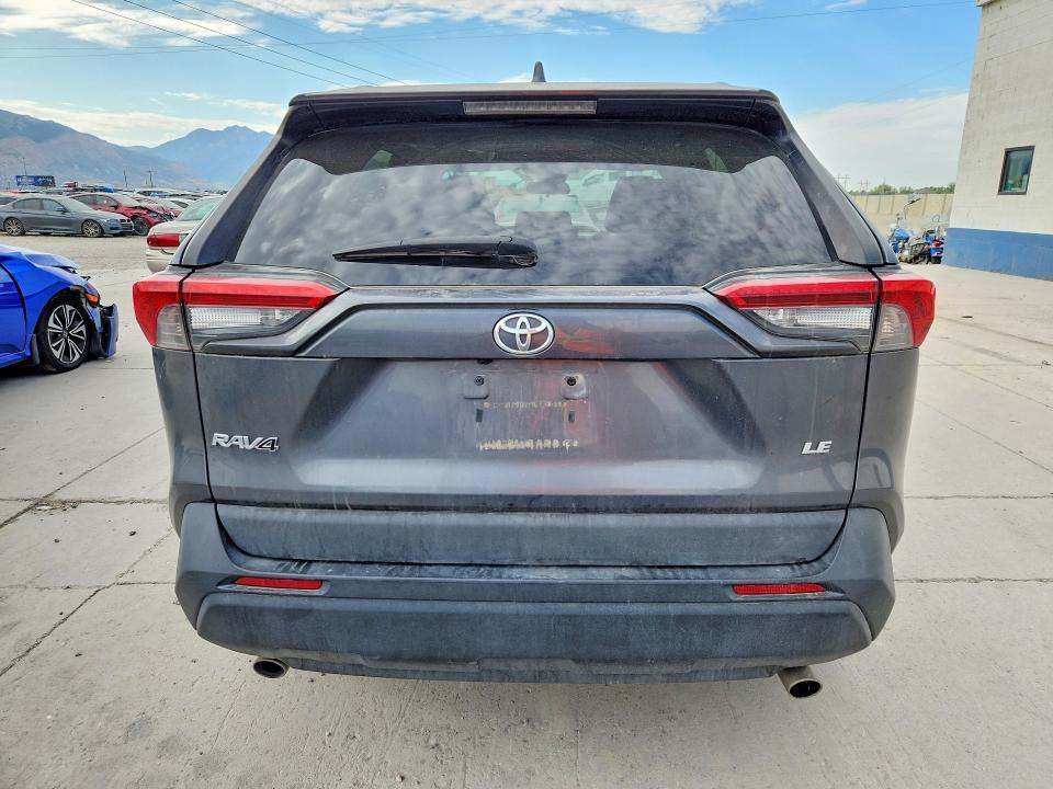 2020 TOYOTA RAV4 LE — Фото 6 из 12