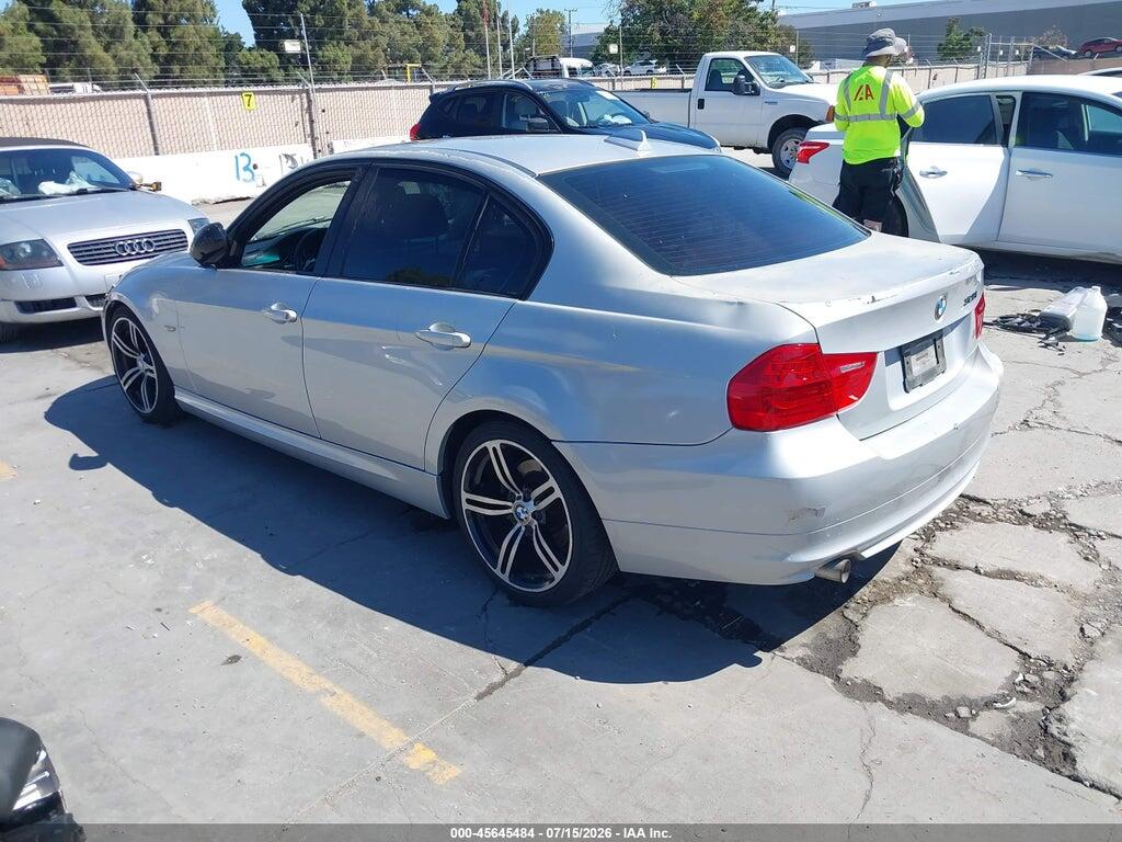 WBAPH5G58ANM35811 2010 BMW 328I photo no. 3