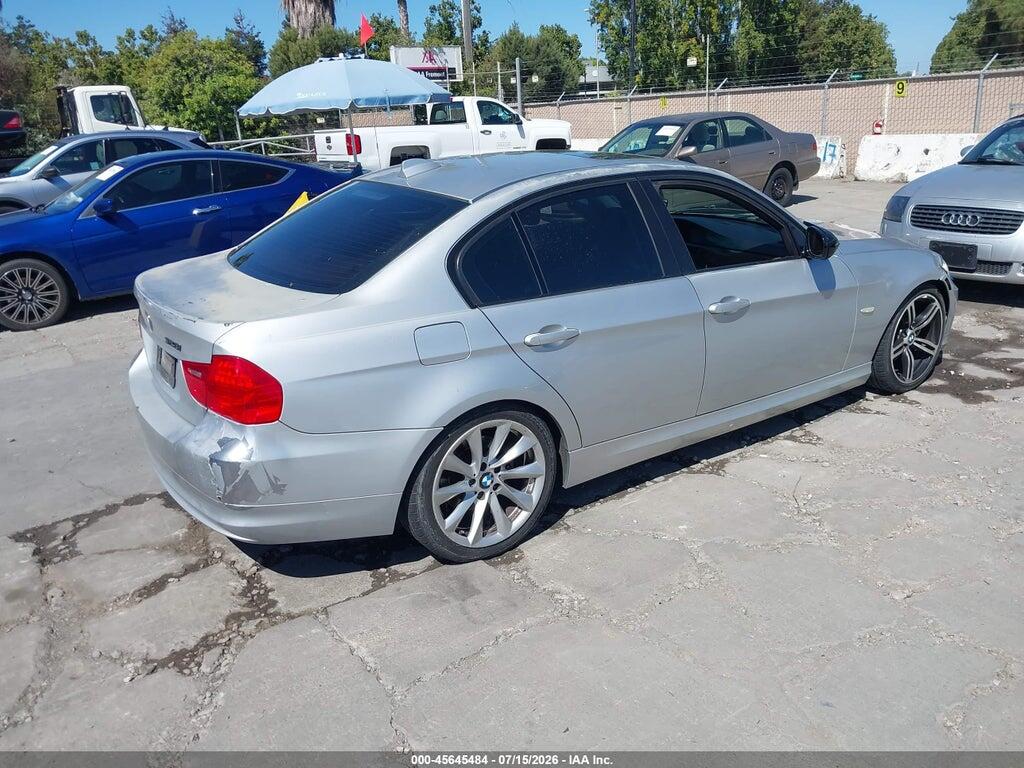 WBAPH5G58ANM35811 2010 BMW 328I photo no. 4