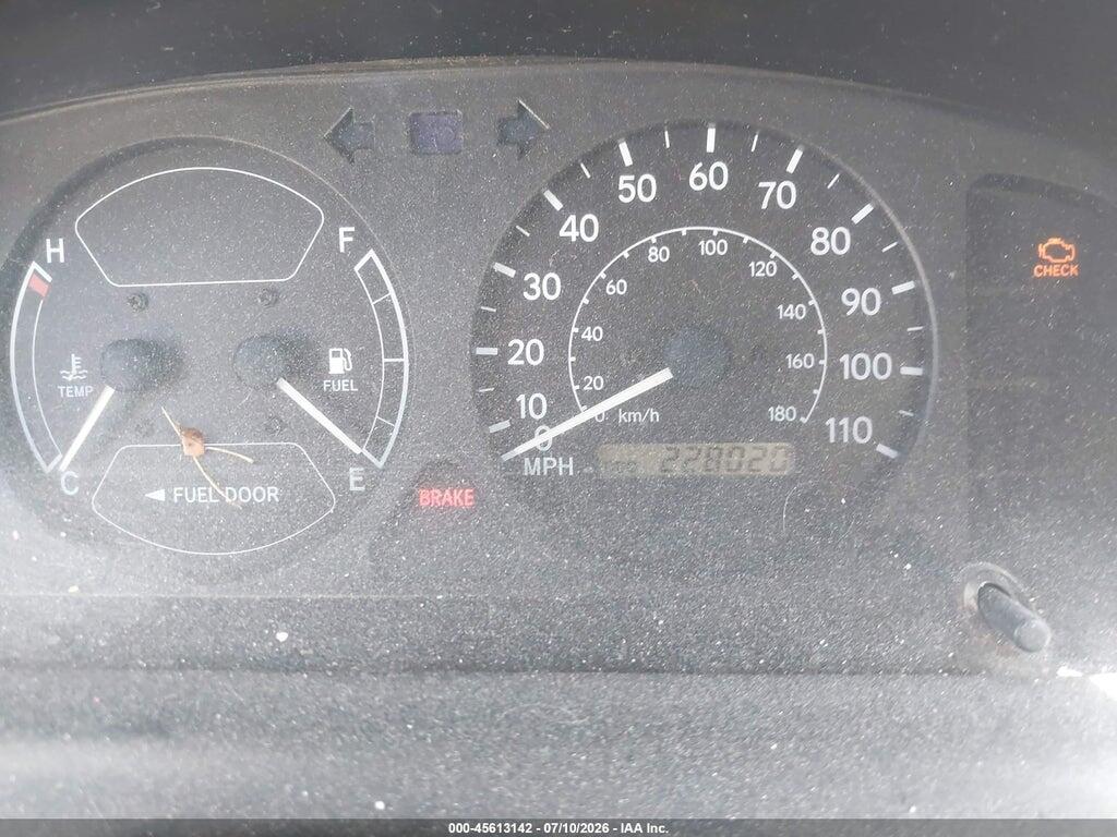 1NXBR12E22Z584650 2002 TOYOTA COROLLA photo no. 7