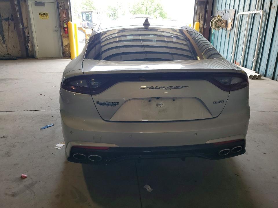 2018 KIA STINGER PREMIUM — Фото 6 из 12