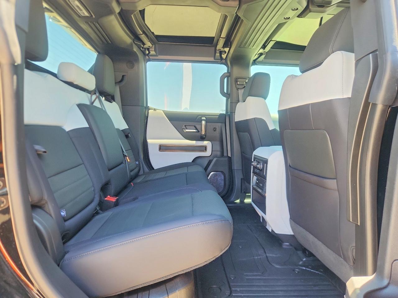 2025 GMC HUMMER PICKUP 3X — Фото 10 из 12