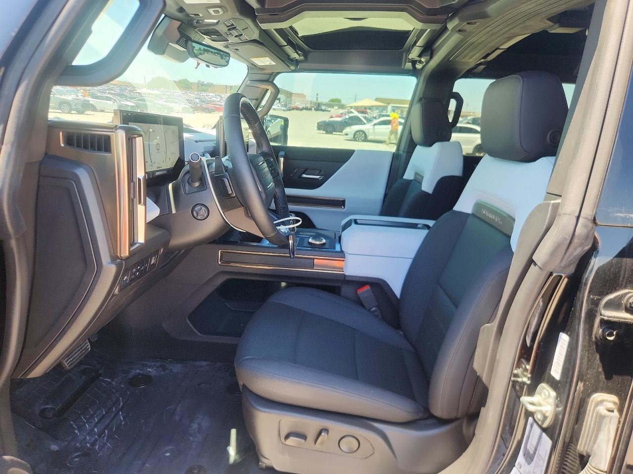 2025 GMC HUMMER PICKUP 3X — Фото 7 из 12