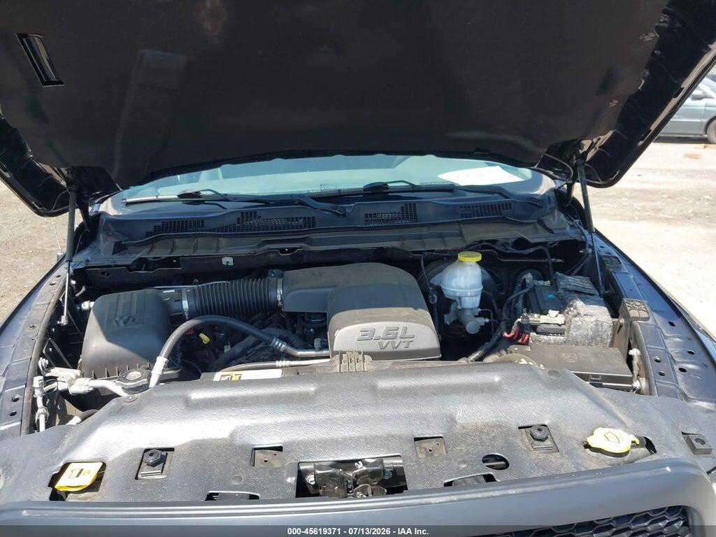 1C6RR6FG2JS322267 2018 RAM 1500 photo no. 10