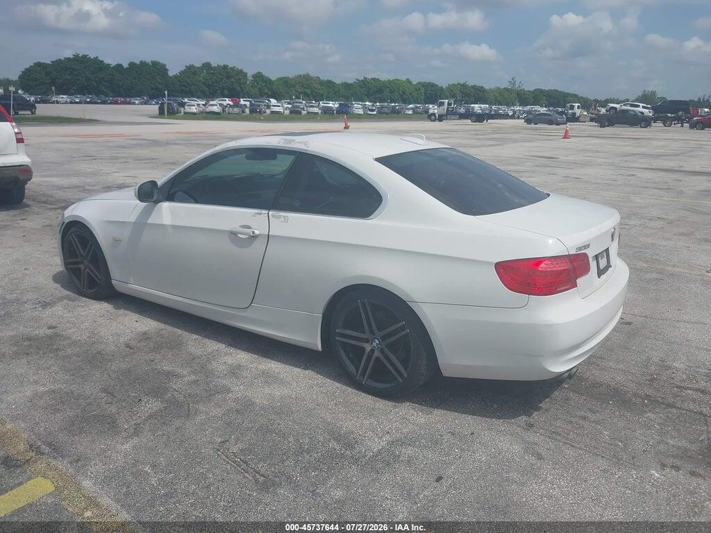 WBAKE5C55BE432262 2011 BMW 328I photo no. 3