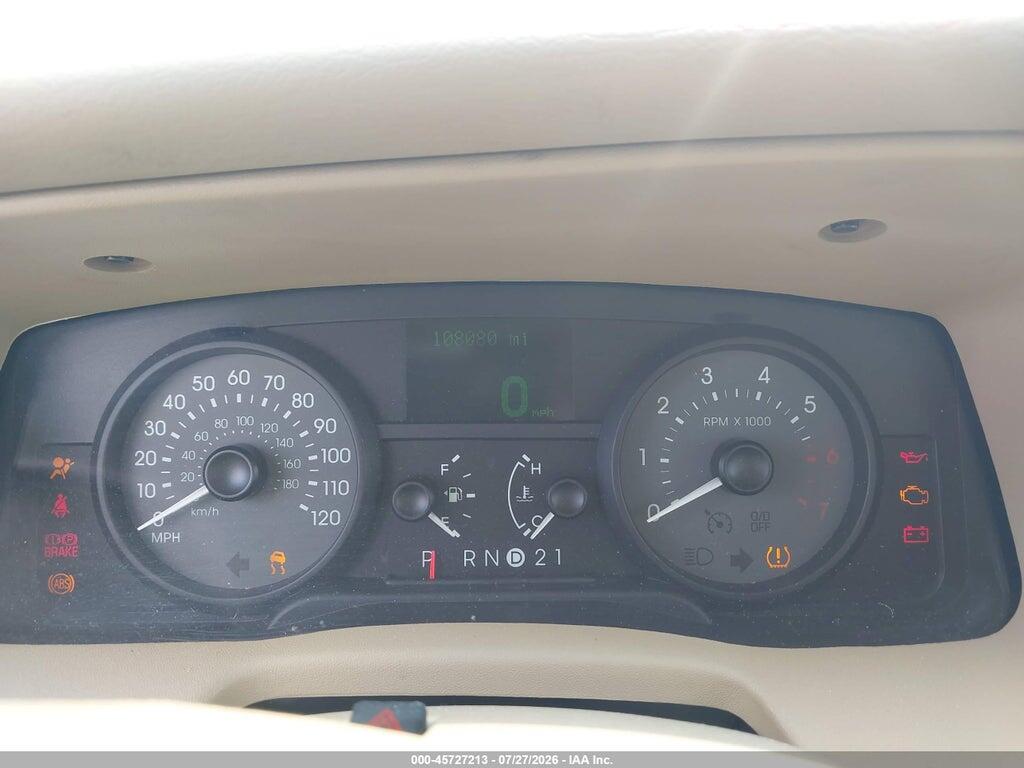 2MEBM7FV5AX637704 2010 MERCURY GRAND MARQUIS photo no. 7