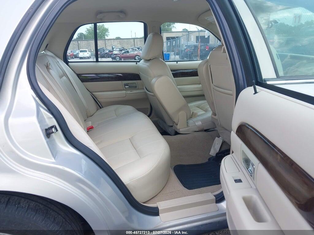 2MEBM7FV5AX637704 2010 MERCURY GRAND MARQUIS photo no. 8