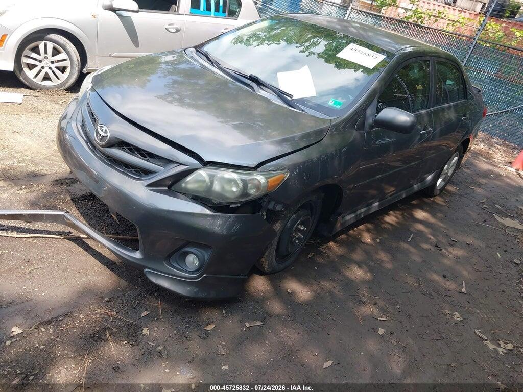 5YFBU4EE5DP197588 2013 TOYOTA COROLLA photo no. 2