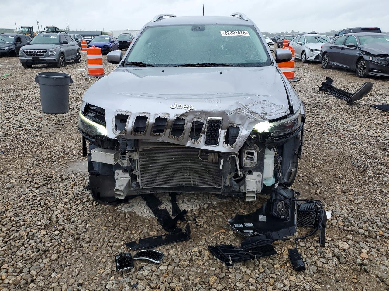 2019 JEEP CHEROKEE LATITUDE PLUS — Фото 5 из 13
