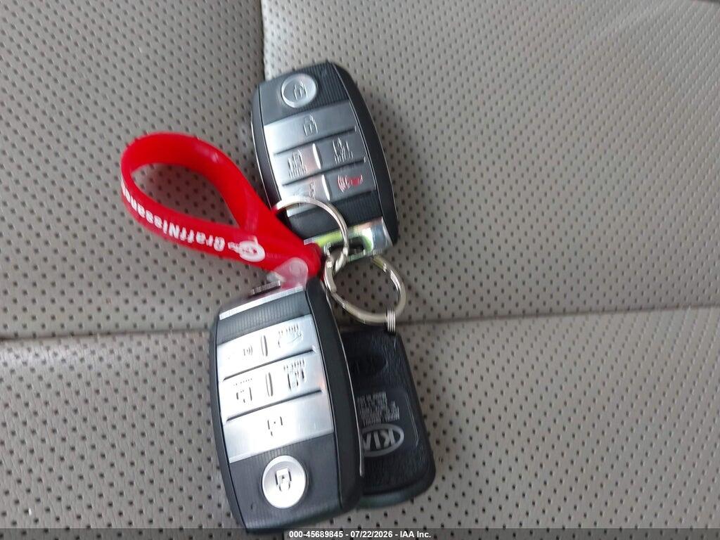 KNDME5C12H6272000 2017 KIA SEDONA photo no. 11