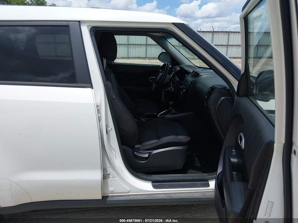 KNDJP3A56H7412812 2017 KIA SOUL photo no. 5