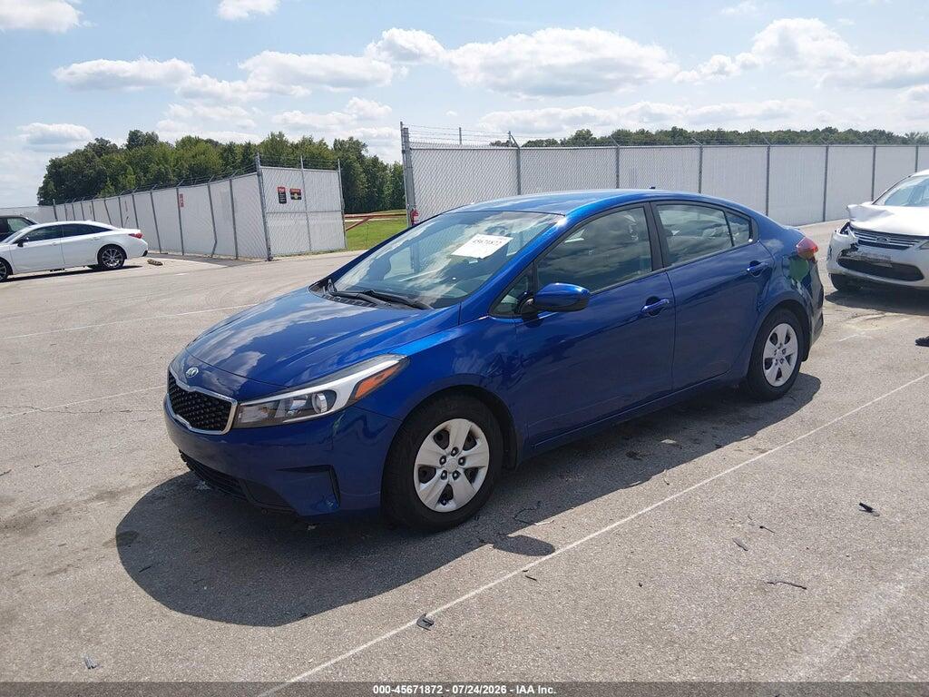 3KPFK4A70HE086131 2017 KIA FORTE photo no. 2