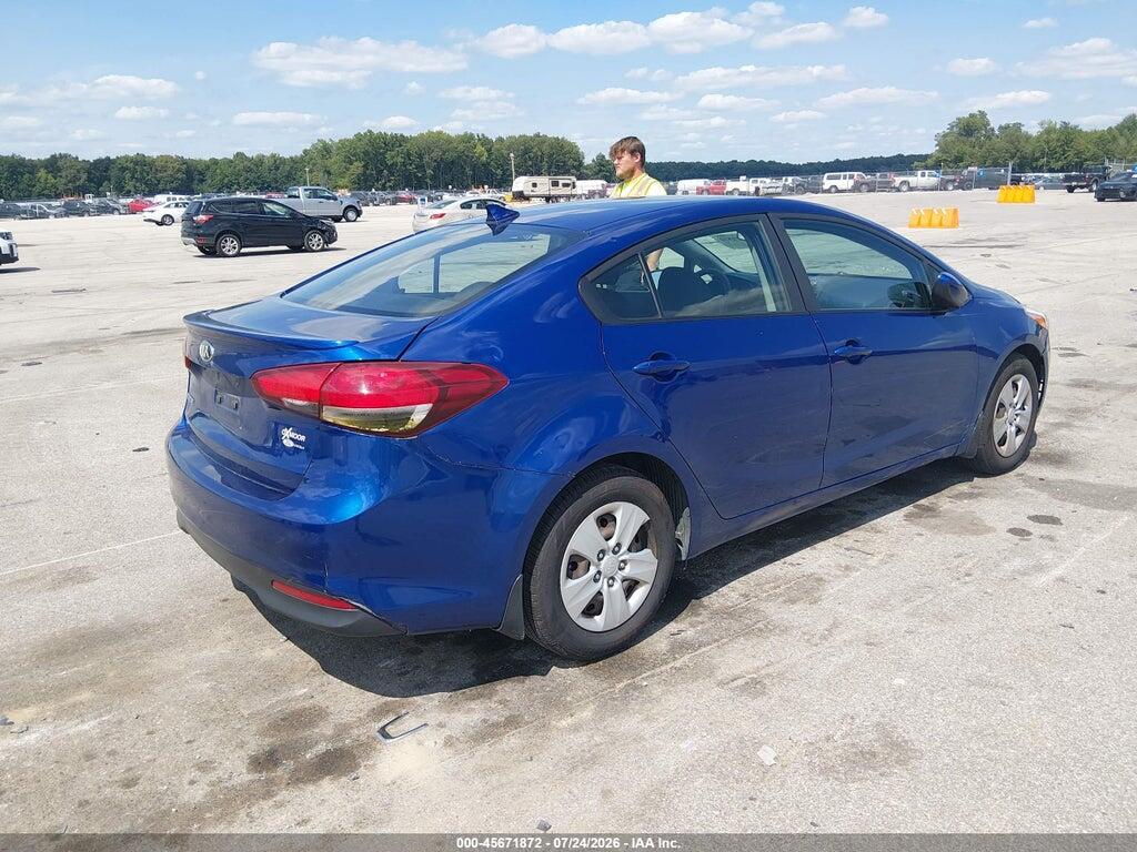 3KPFK4A70HE086131 2017 KIA FORTE photo no. 4