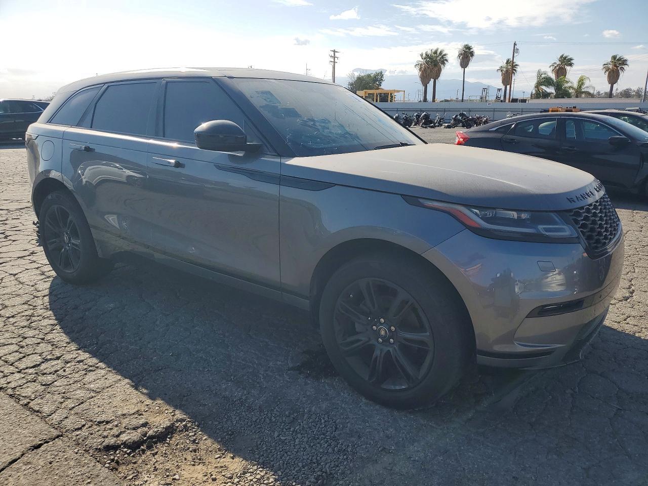 2018 LAND ROVER RANGE ROVER VELAR S — Фото 4 из 12