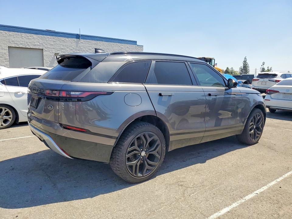 SALYL2RN6JA736031 2018 LAND ROVER RANGE ROVER VELAR photo no. 3