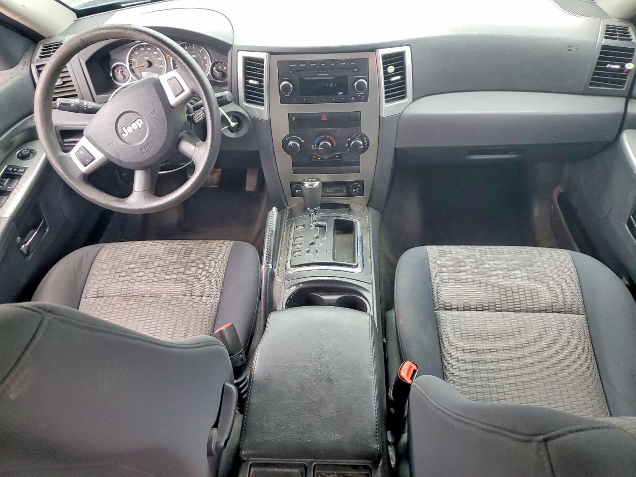 1J4PR4GKXAC130753 2010 JEEP GRAND CHEROKEE photo no. 8