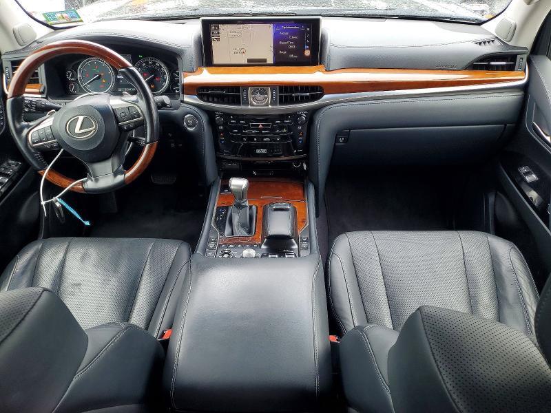 2018 LEXUS LX 570 — Фото 8 из 13