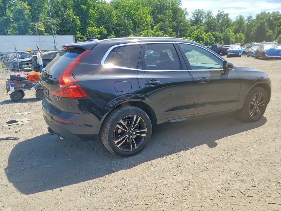 2020 VOLVO XC60 T6 MOMENTUM — Фото 3 из 13