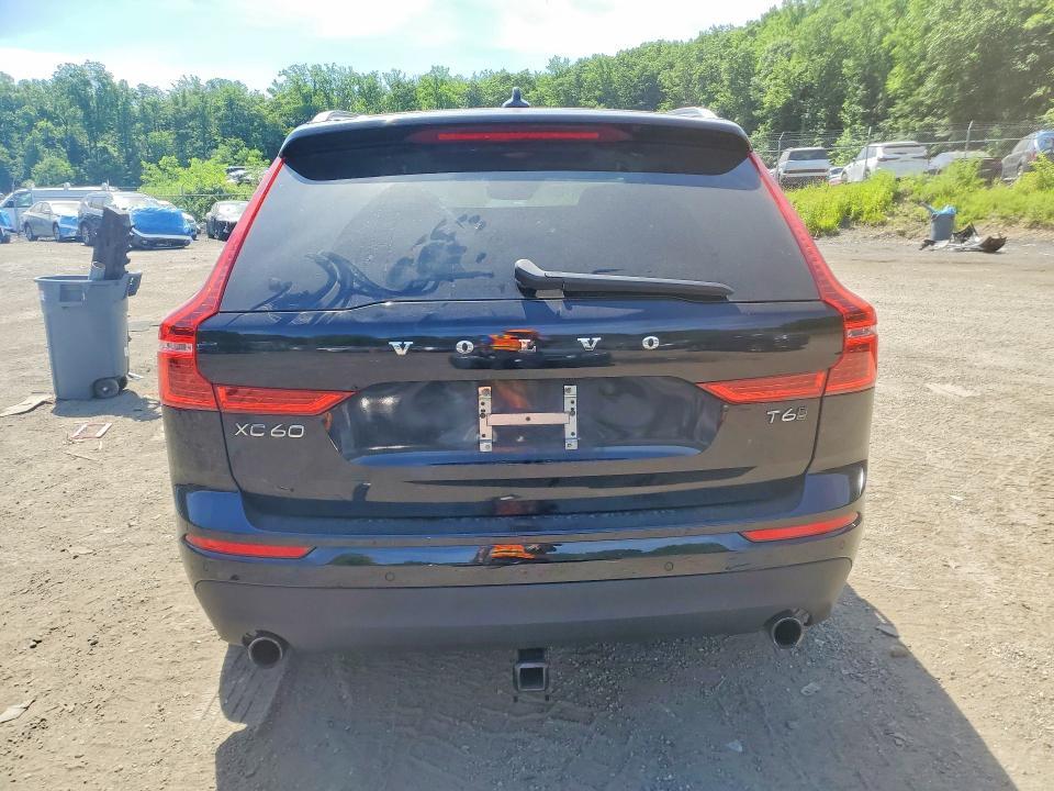 2020 VOLVO XC60 T6 MOMENTUM — Фото 6 из 13