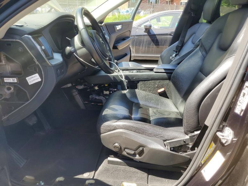 2020 VOLVO XC60 T6 MOMENTUM — Фото 7 из 13
