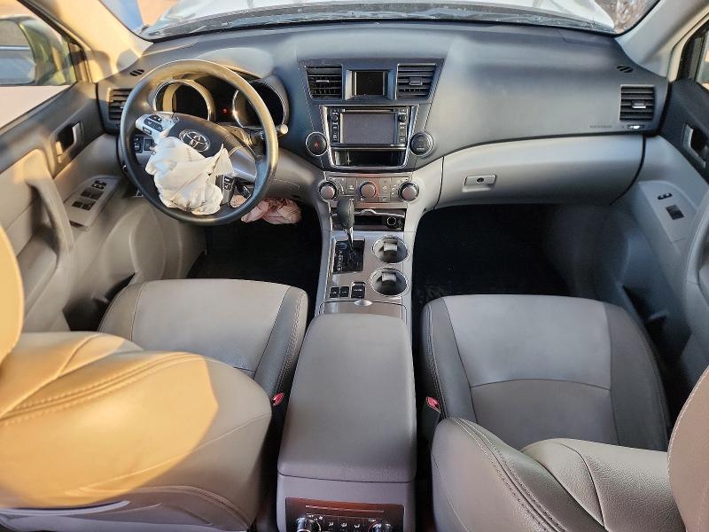 2013 TOYOTA HIGHLANDER HYBRID — Фото 8 из 13