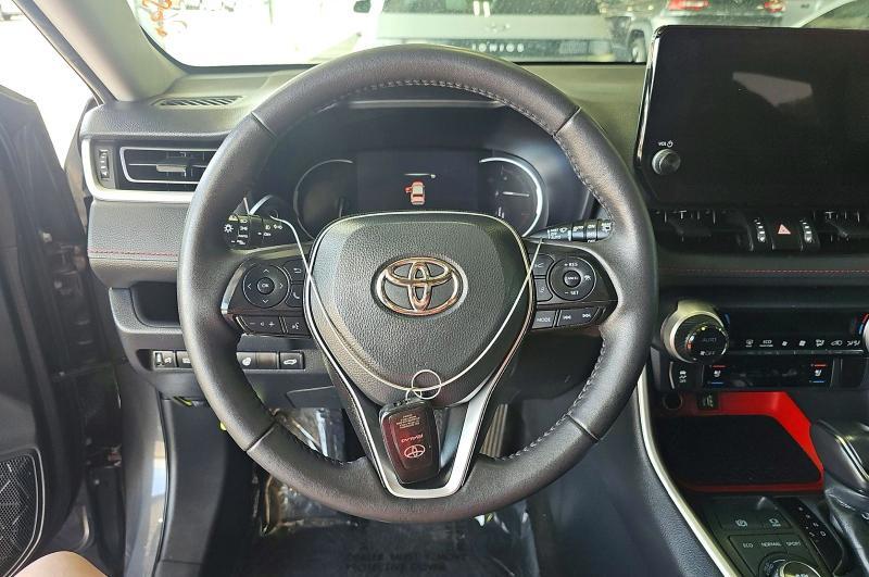 2023 TOYOTA RAV4 TRD OFF ROAD — Фото 9 из 14
