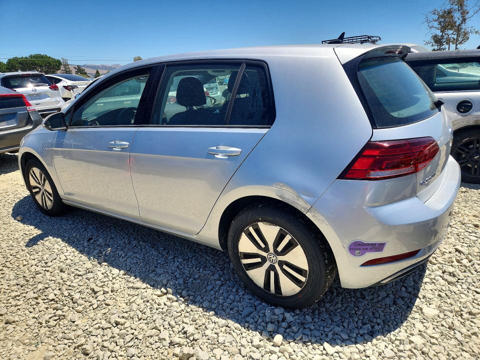 2019 VOLKSWAGEN E-GOLF SE — Фото 2 из 13