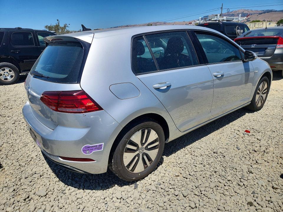 2019 VOLKSWAGEN E-GOLF SE — Фото 3 из 13