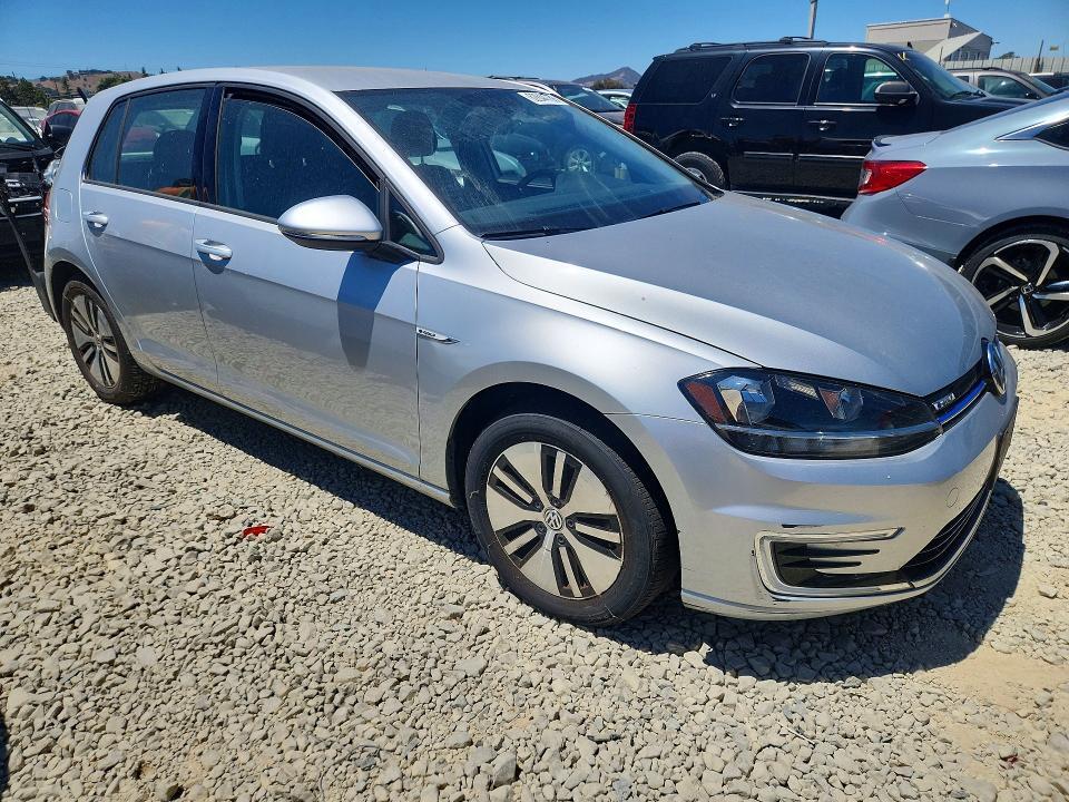 2019 VOLKSWAGEN E-GOLF SE — Фото 4 из 13