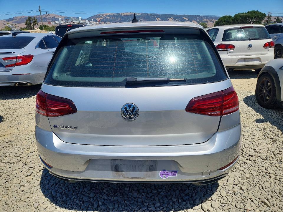 2019 VOLKSWAGEN E-GOLF SE — Фото 6 из 13