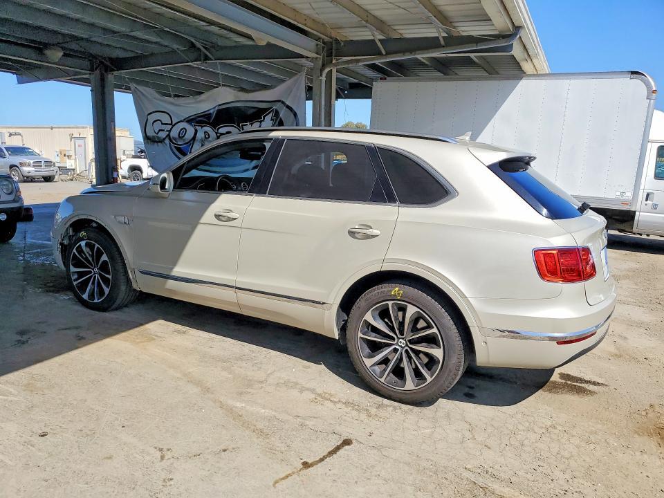 2018 BENTLEY BENTAYGA — Фото 2 из 12