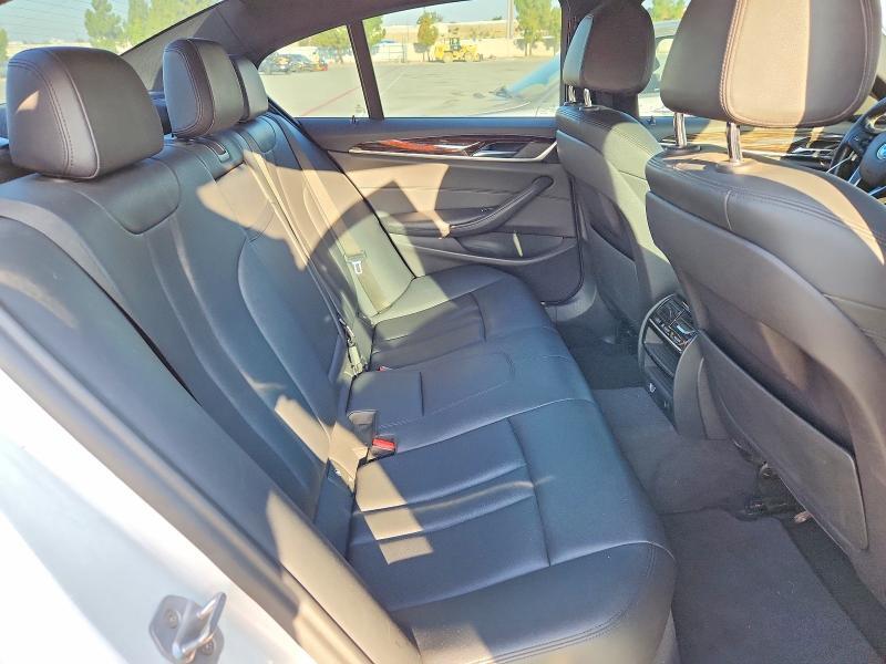 2018 BMW 530E — Фото 10 из 12
