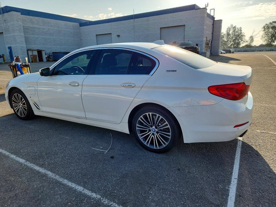 2018 BMW 530E — Фото 2 из 12