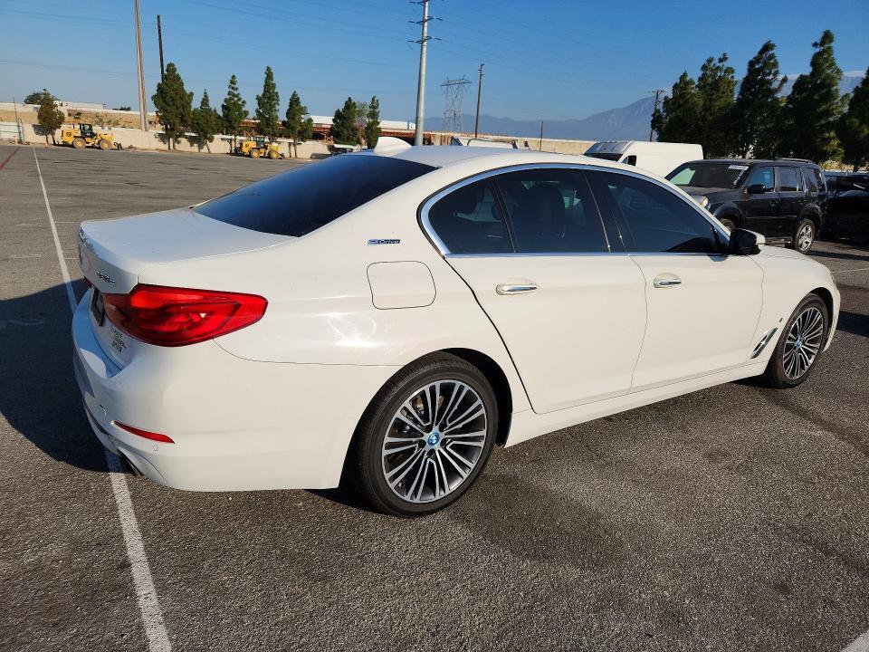 2018 BMW 530E — Фото 3 из 12