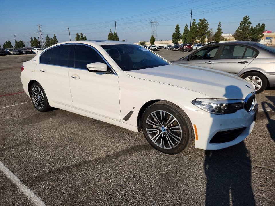 2018 BMW 530E — Фото 4 из 12