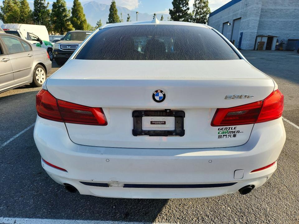 2018 BMW 530E — Фото 6 из 12