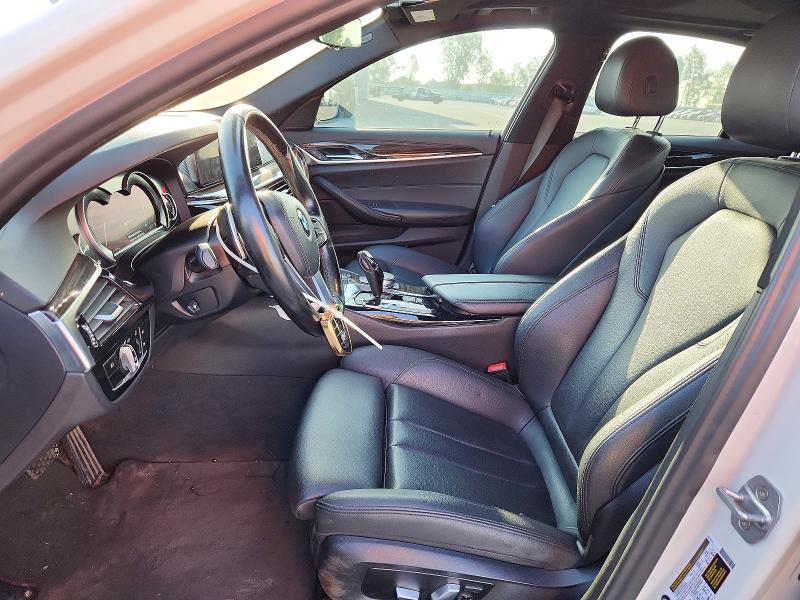 2018 BMW 530E — Фото 7 из 12